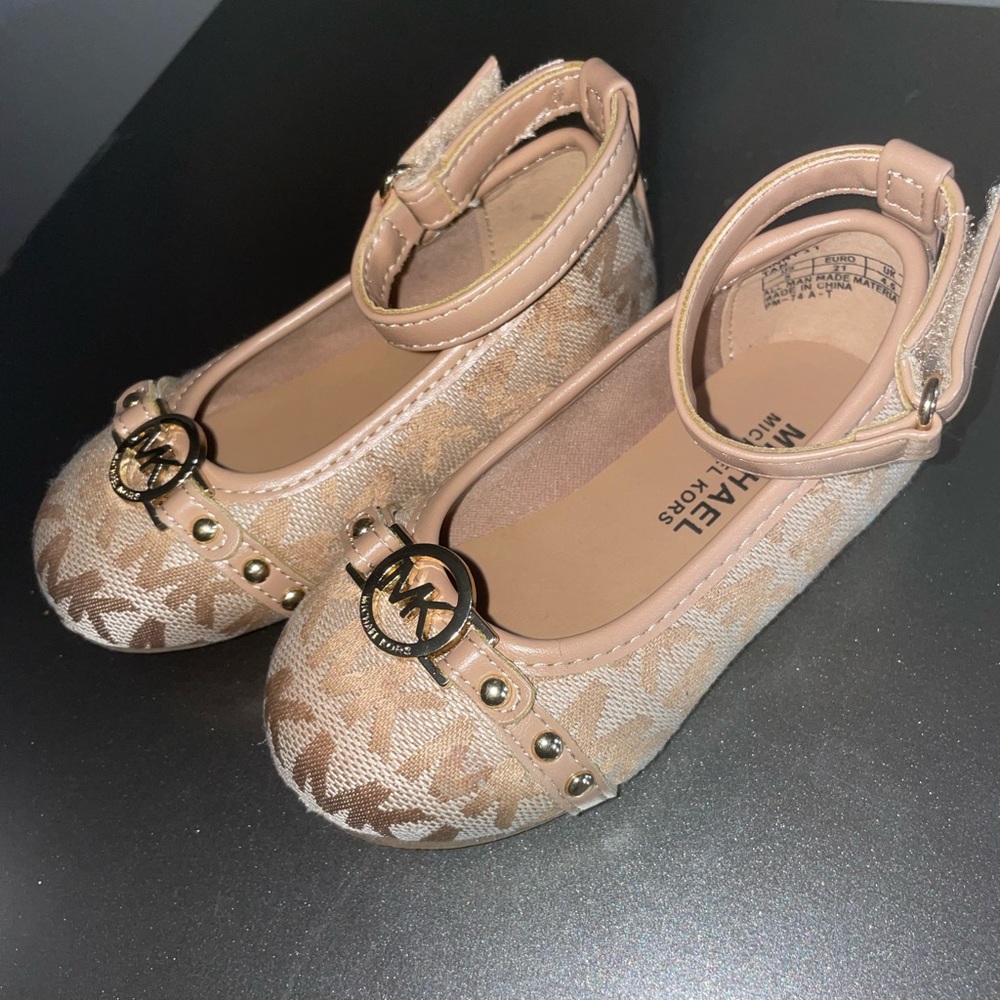 Michael Kors flat shoes for little girls